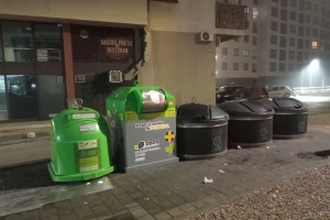 Ilidža Ulični kontejner Džemala Bijedića 279, sa desne strane Gastro Pub 13, Bulevar- 1400.webp