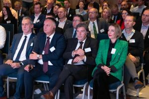 zeos-eko-sistem-konferencija-elektromobilnost (12).jpg