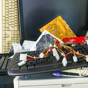 📢 Vaša kompanija + ZEOS eko-sistem = Zajedno za zeleniju budućnost! 🌍♻️